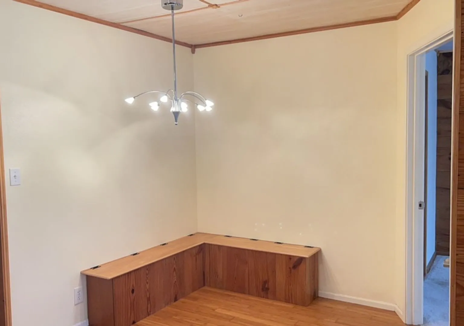 2716 Deer - 3 Bed/2 Bath - $1275 — Photo 4