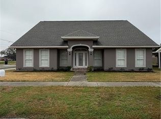 200 W Saint Jean Baptist St, Chalmette, LA 70043