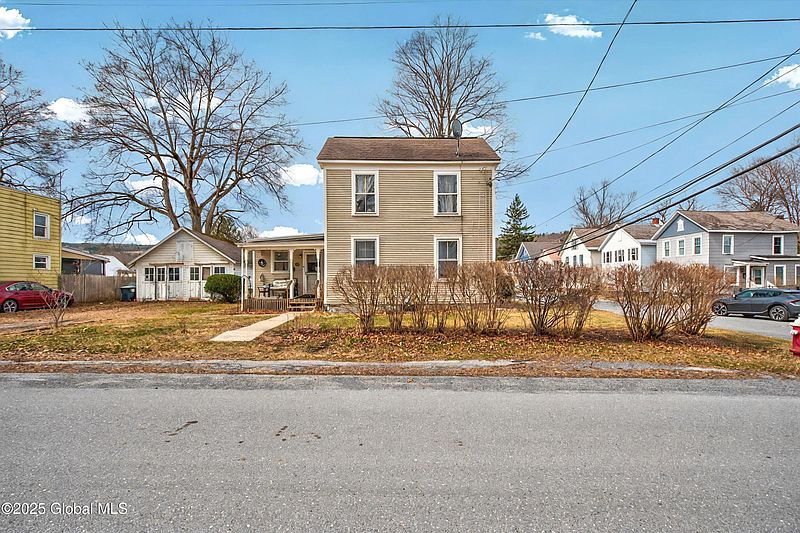 5th image of 44 Hoosick Street
