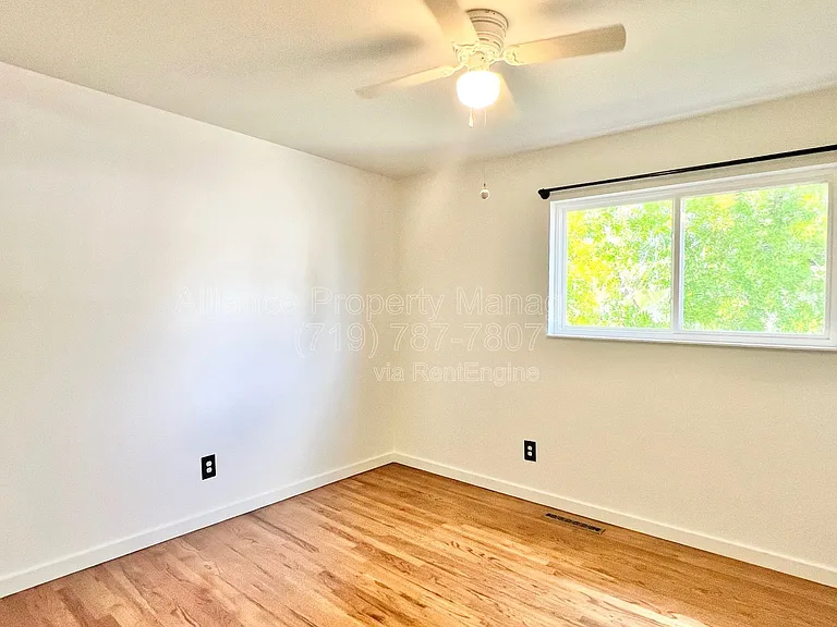 514 Catalina Dr — Photo 16