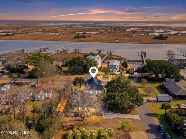 211 Simmons Dr