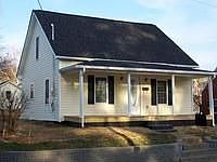 1st image of 206 Parkwood Dr