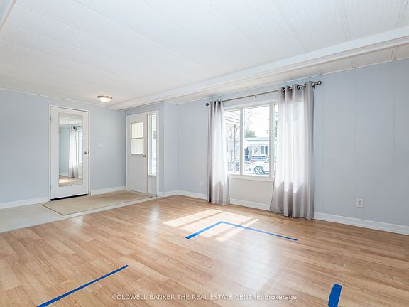 4th image of 60 Linden Ln