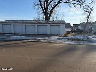 5th image of 700 2nd St SE