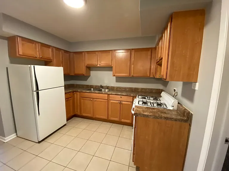 36 King Arthur Ct — Photo 6