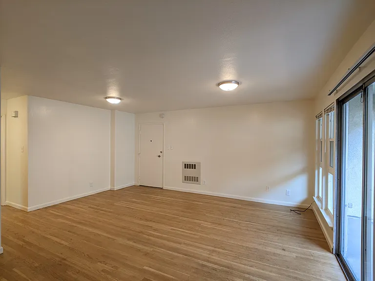 Vanguard Apartments — Photo 10