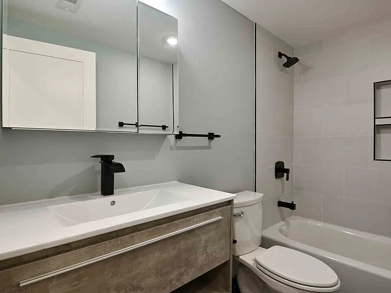 2641 4th St NE #2 — Photo 51