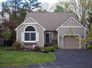 103 Gatehouse Cir, Hawley, PA 18428