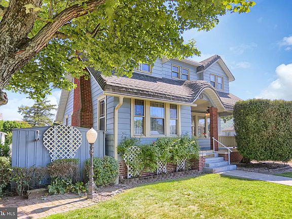2nd image of 102 Caroline St