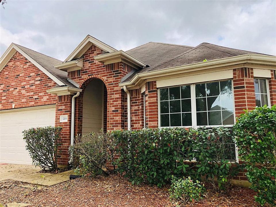 1st image of 3219 Travis Creek Way