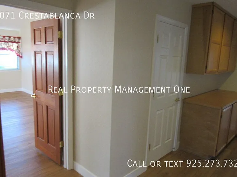 3071 Crestablanca Dr — Photo 30