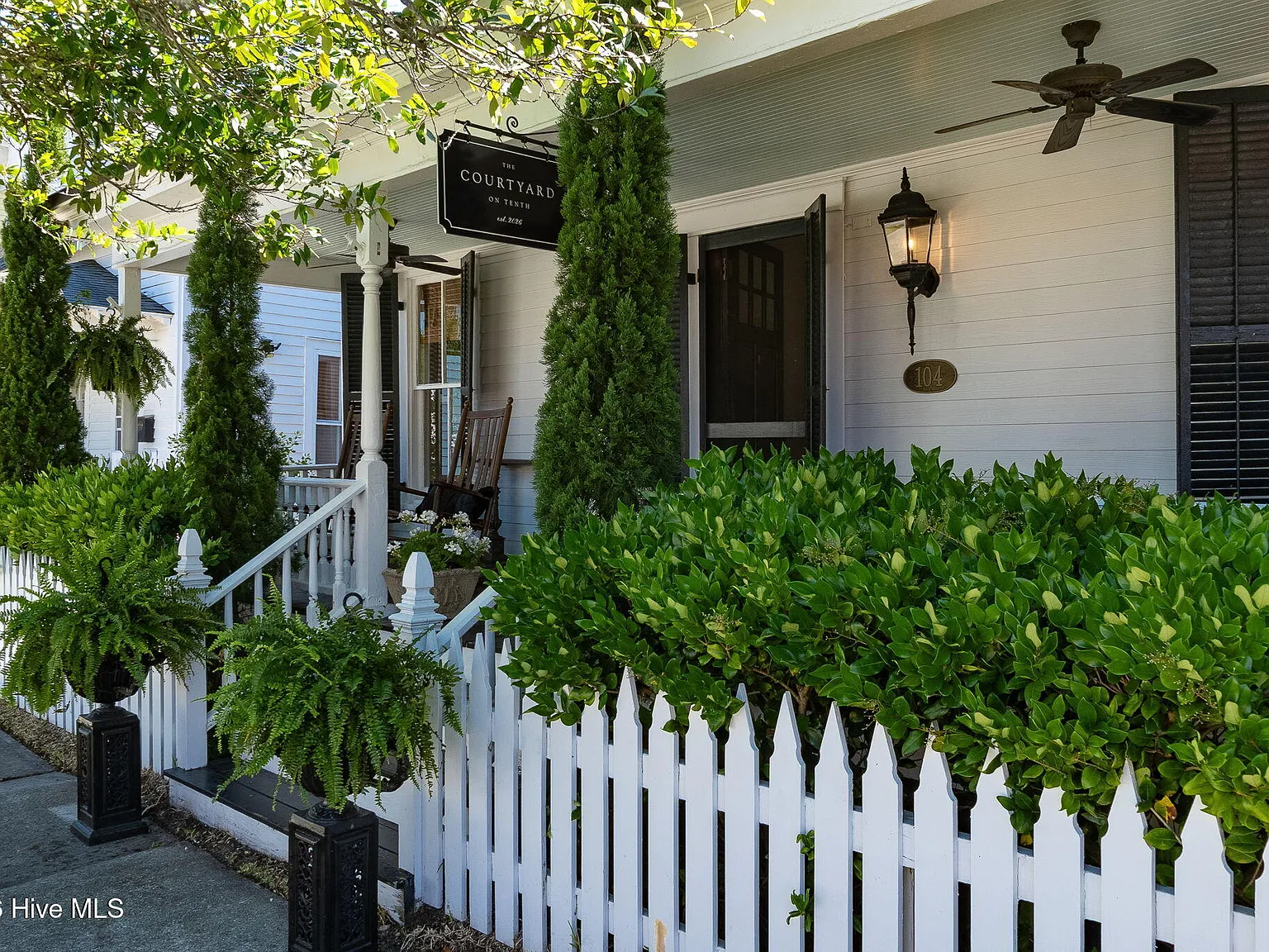 3 bed, 1.5 bath, $2,850 — Photo 3
