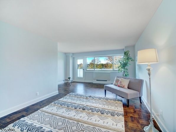 377 S Harrison Street #5H, East Orange City, NJ 07018