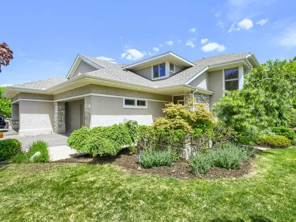 1340 Waterford Dr, Golden Valley, MN 55422