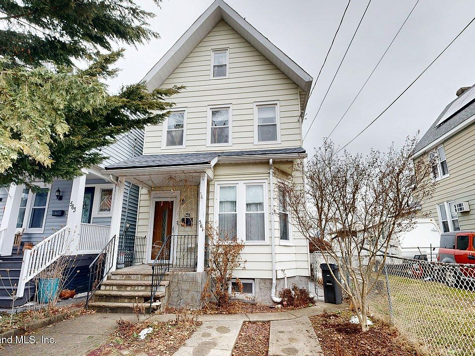 1st image of 561 Delafield Ave