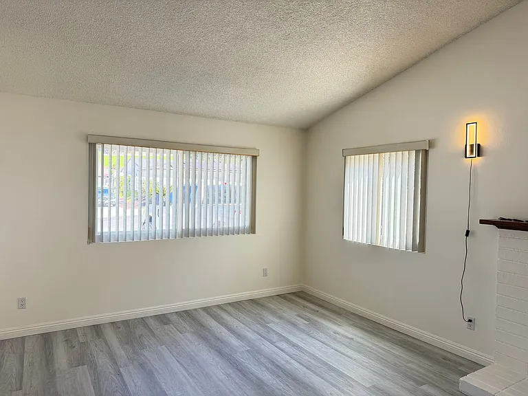 7254 Pomelo Dr — Photo 5
