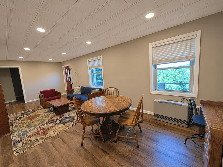 390 Eastview Dr #1 — Photo 6