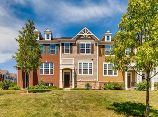 3193 Coral Ln, Glenview, IL