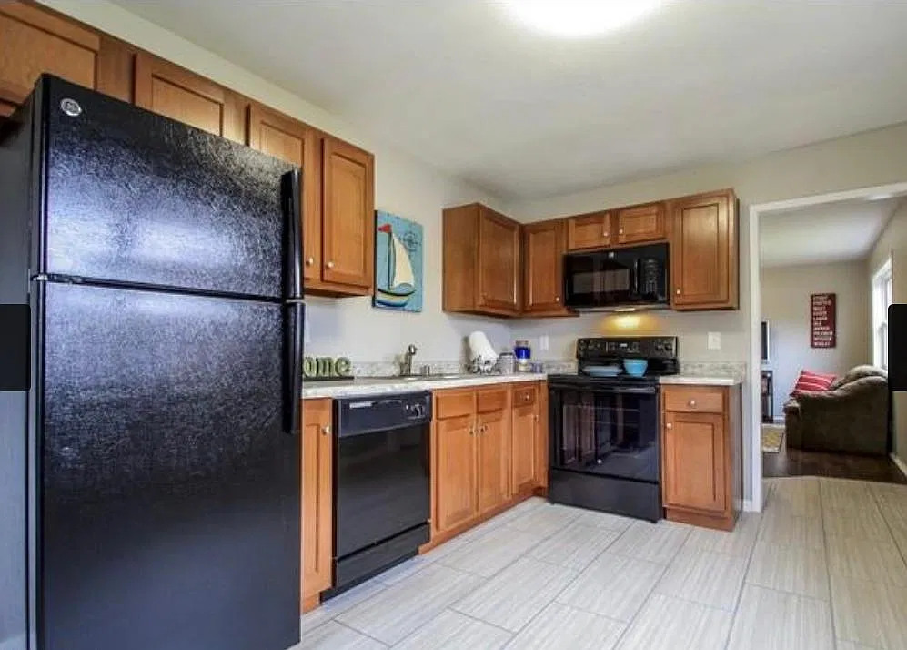 3 bed, 999 sqft, $1,475 — Photo 4