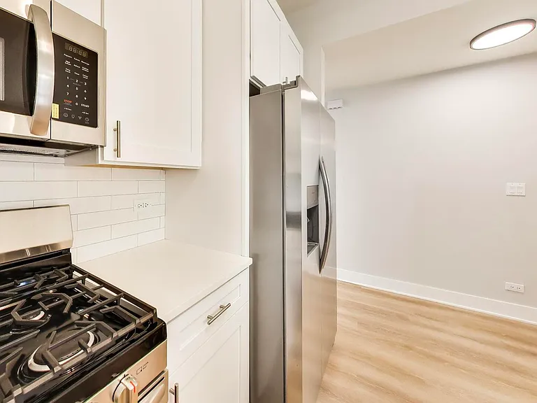 1821 S Fairfield Ave — Photo 11