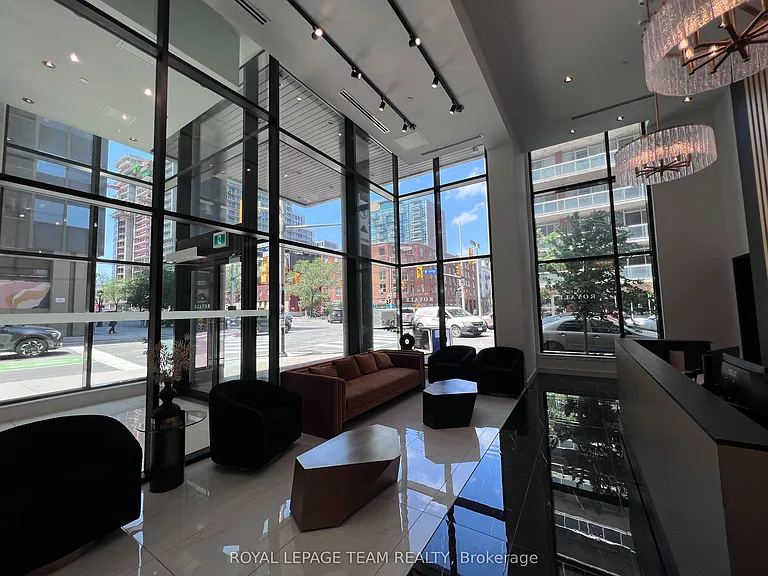 180 George St #1904 — Photo 4