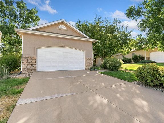 2nd image of 2721 Moore Ln