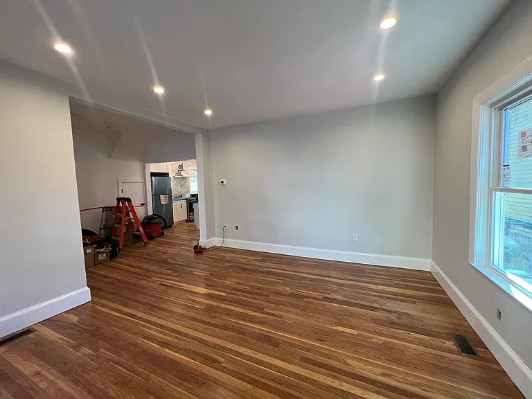 55 Lowell St #R1 — Photo 6