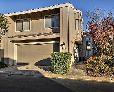 1st image of 586 Rainbow Dr
