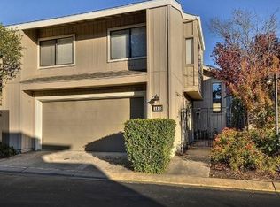 586 Rainbow Dr, Napa, CA