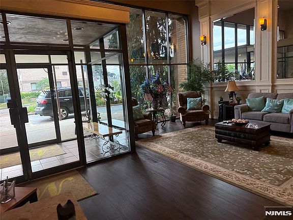 3rd image of 265 Main St APT 702
