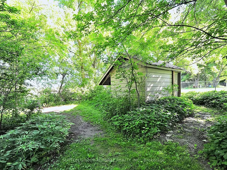 62 May Ave — Photo 46