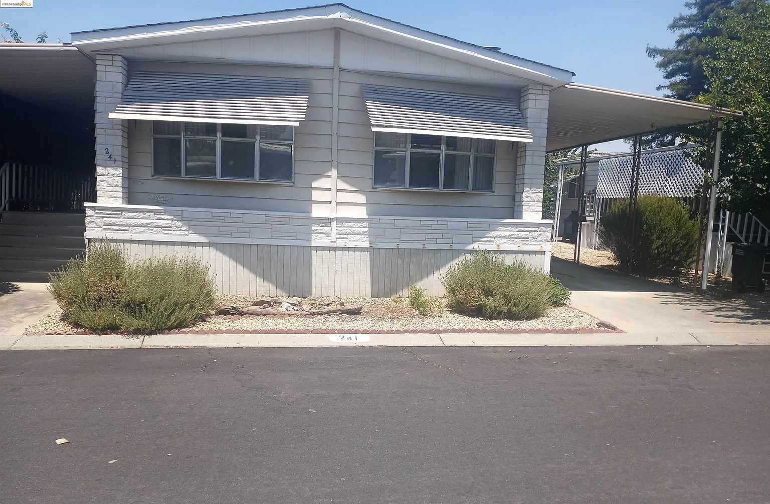 241 Aloha Way photo 1