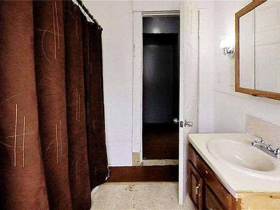 4th image of 41 Thornton Ave