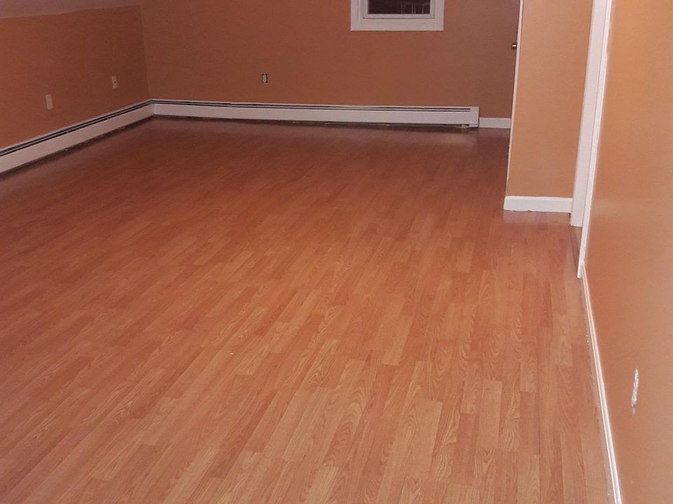2nd image of 17 Steuben St Floor 3