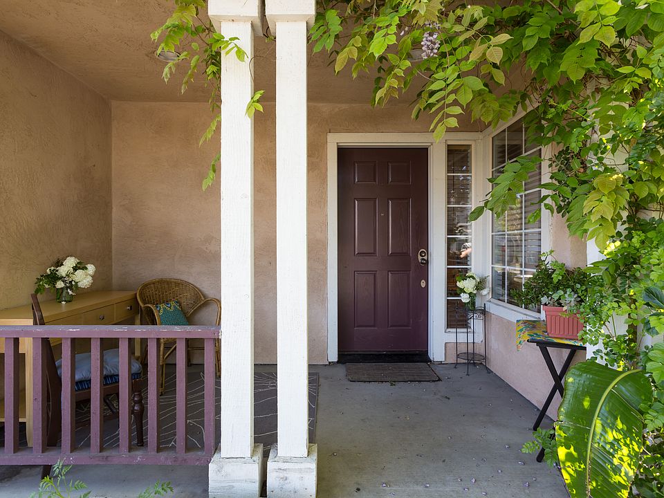 2nd image of 1779 Primrose Ln