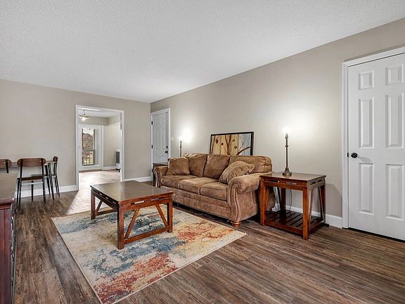 5th image of 1957 Darryl Dr APT C