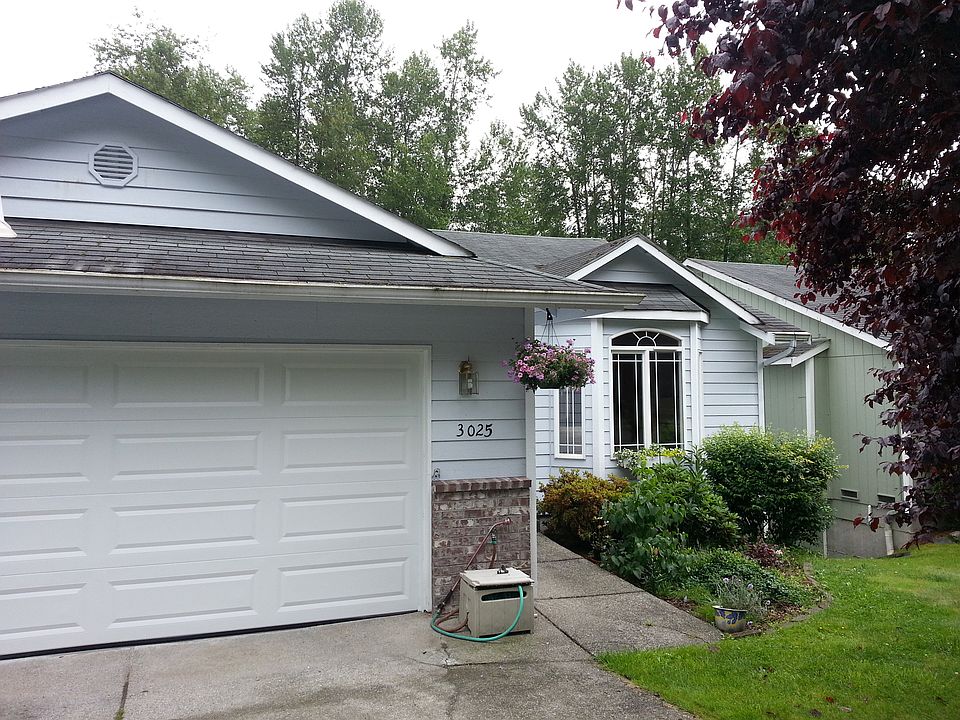 1st image of 3025 Lake Dr