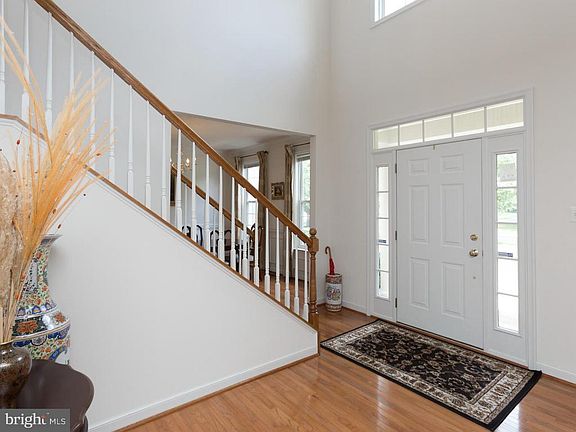 3rd image of 1376 Stonegate Dr