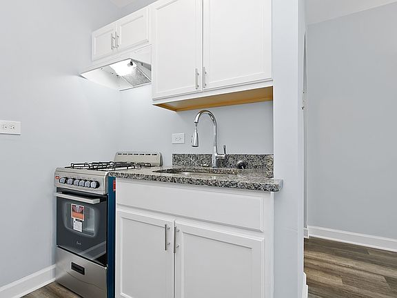 5th image of 4344 S Ellis Ave APT 102