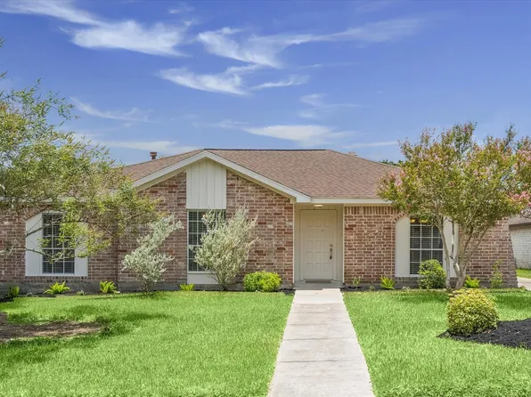 12050 Sturdivant St, Meadows Place, TX 77477