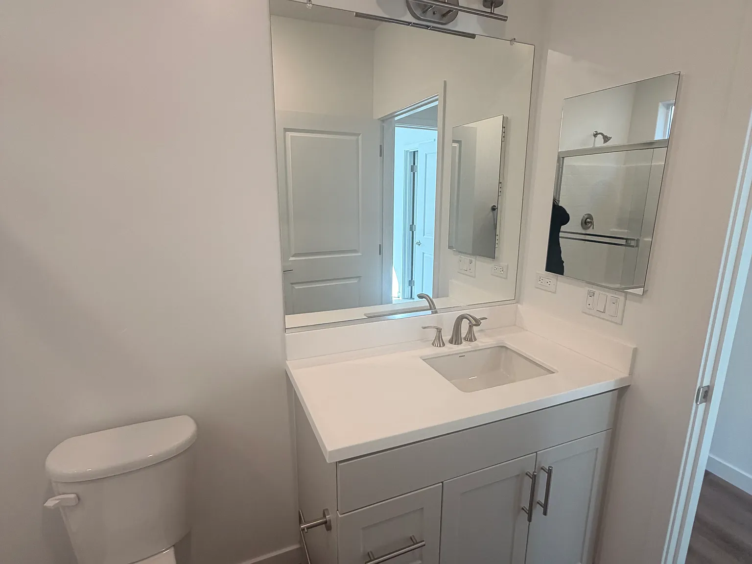 1 bed, 745 sqft, $2,450 — Photo 4