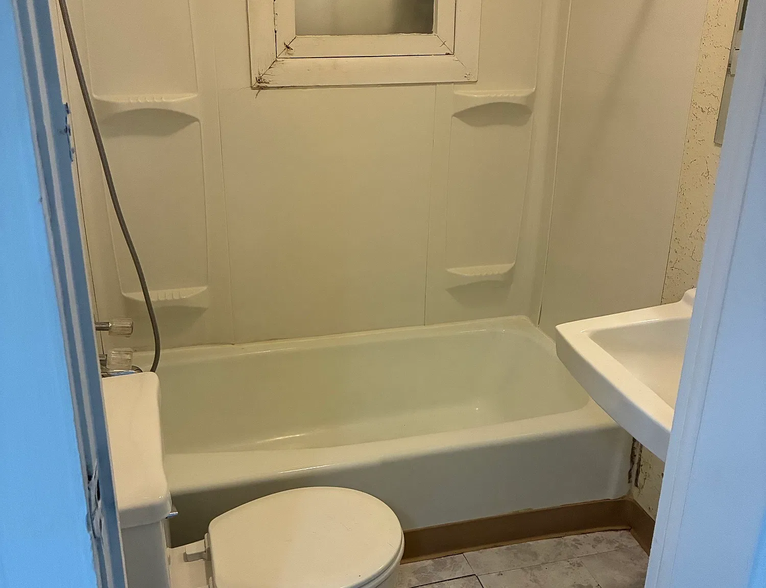 Studio, 646 sqft, $682 — Photo 2