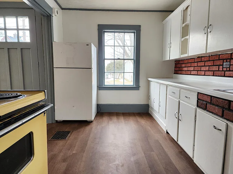281 Wilson St — Photo 23