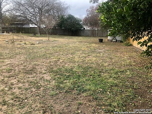 4th image of 2907 Tucker Dr