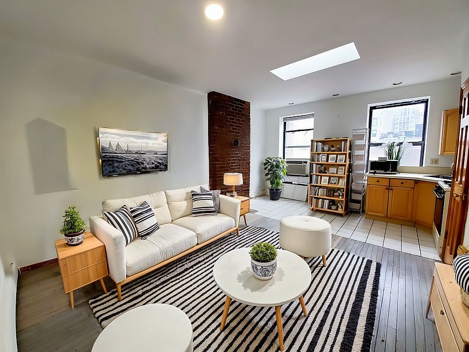 2nd image of 140 Lawrence St APT 4