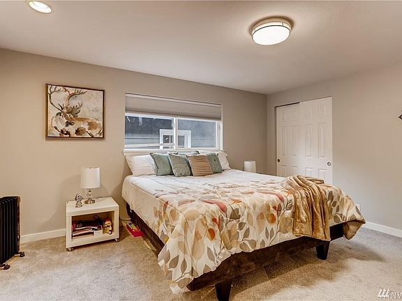 5th image of 11234 Cornell Ave S #2
