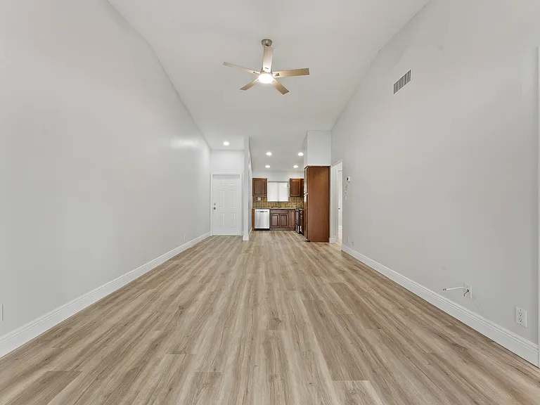 2900 Olivewood Ter #201 — Photo 9