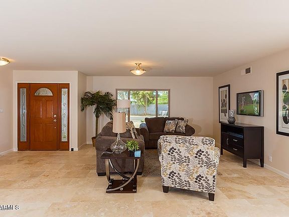 4th image of 4909 E VOLTAIRE Avenue