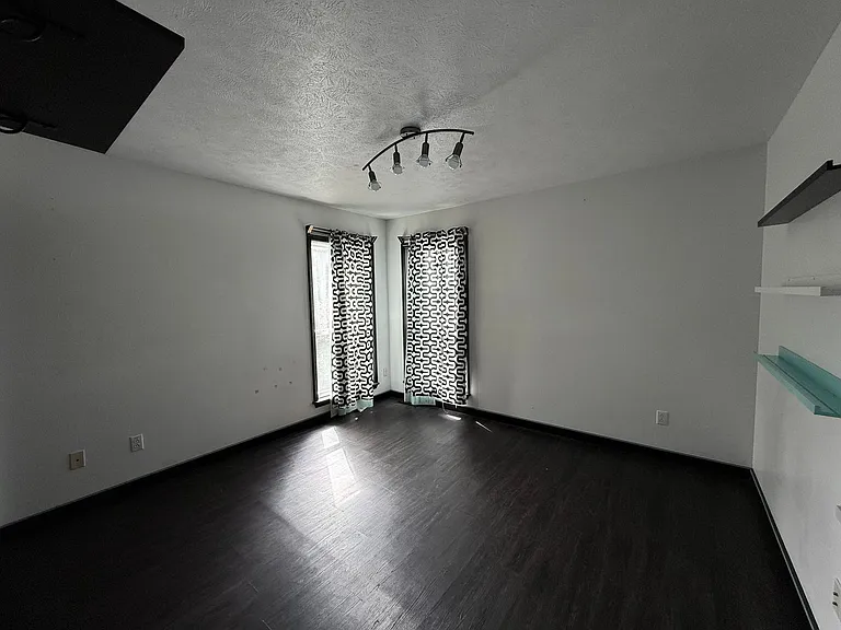 360 Tall Oaks Dr — Photo 47