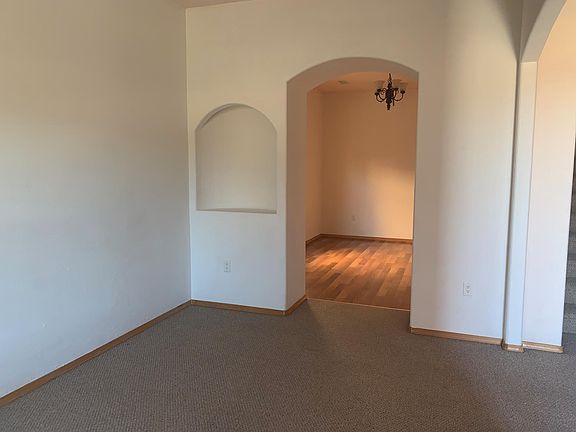 3rd image of 812 Scoria Dr NW